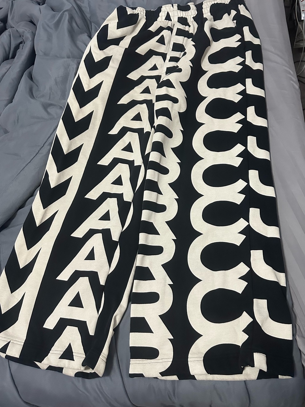 Marc Jacobs Black Wide-Leg Sweatpants with Cream Monogram - Picture 4 of 6